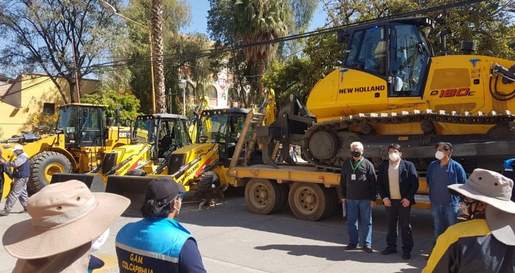 Municipio de Colcapirhua se beneficia con maquinaria y equipo pesado